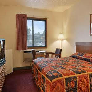 Super 8 By Wyndham Front Royal Hotel Exterior photo